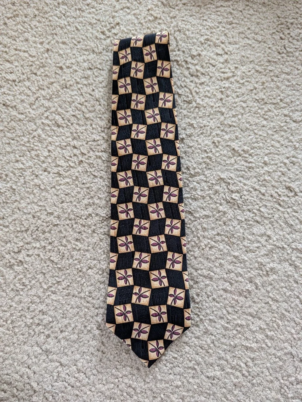 Classic Black and Pale Yellow Extra Long Silk Patterned Men’s Tie